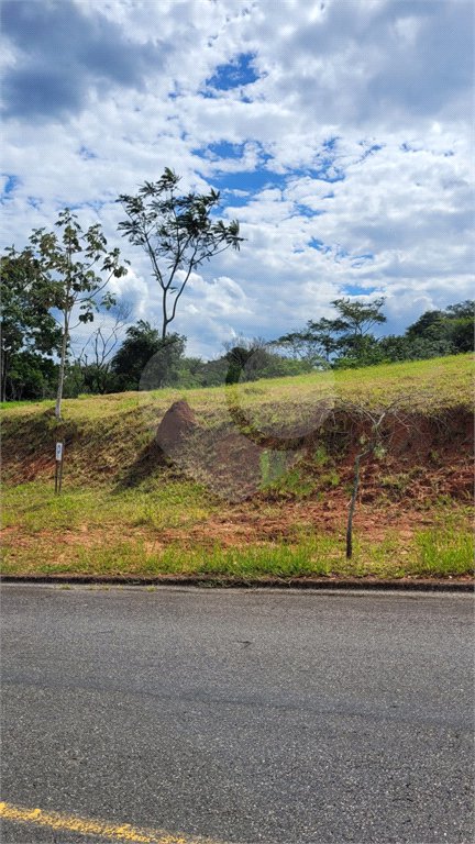 Casa à venda no condomínio Parque Residencial Jequitibá, Jacareí - SP