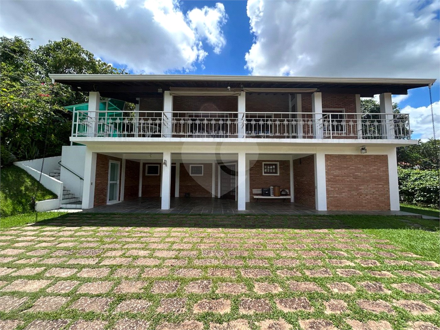 Casa à venda com 5 quartos, sendo 3 suítes, no condomínio Estância Marambaia, Vinhedo - SP