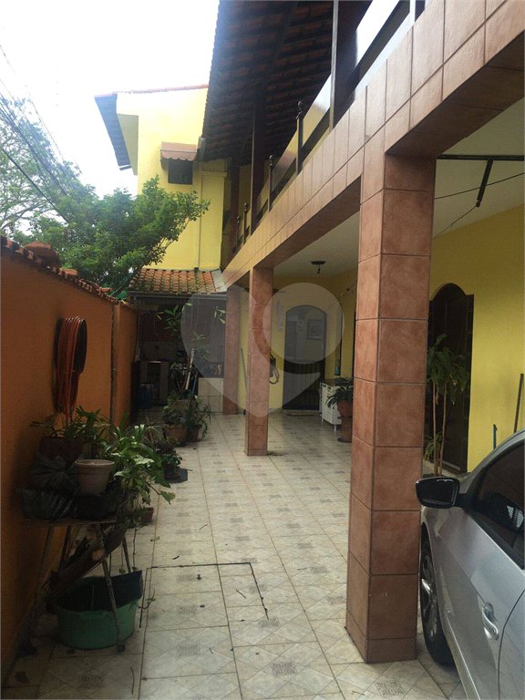 Casa à venda com 4 quartos em Calmon Viana, Poá, SP