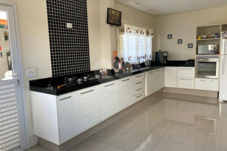 Casa à venda com 3 quartos, sendo 1 suíte, em Itu Novo Centro, Itu, SP