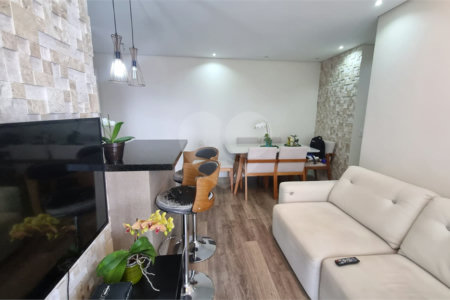 Apartamento à venda com 3 quartos, sendo 1 suíte, em Chácara São João, São Paulo, SP
