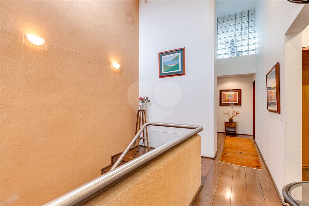 Casa à venda com 5 quartos, sendo 4 suítes, em Alto da Boa Vista, São Paulo, SP