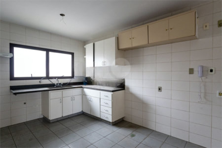 Apartamento para alugar com 3 suítes em Moema, São Paulo, SP