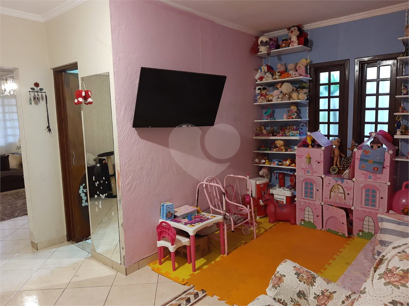 Sobrado à venda com 2 quartos, sendo 1 suíte, em Tremembé, São Paulo, SP