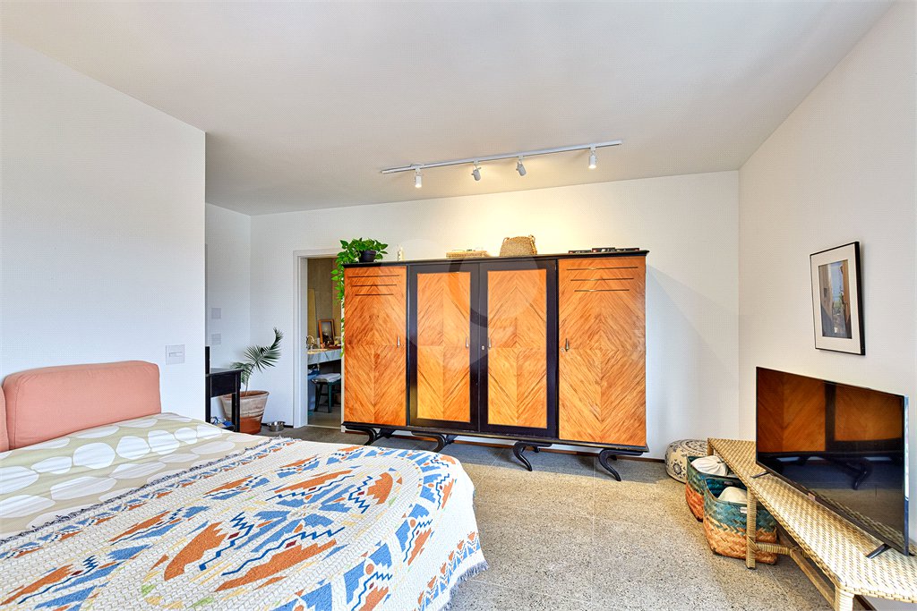 Apartamento à venda com 3 suítes em Jardim Marajoara, São Paulo, SP