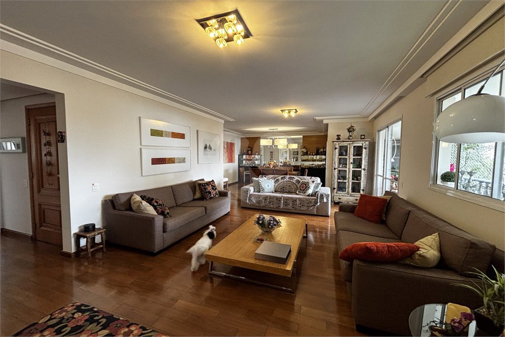 Apartamento para alugar com 3 suítes em Vila Romana, São Paulo, SP