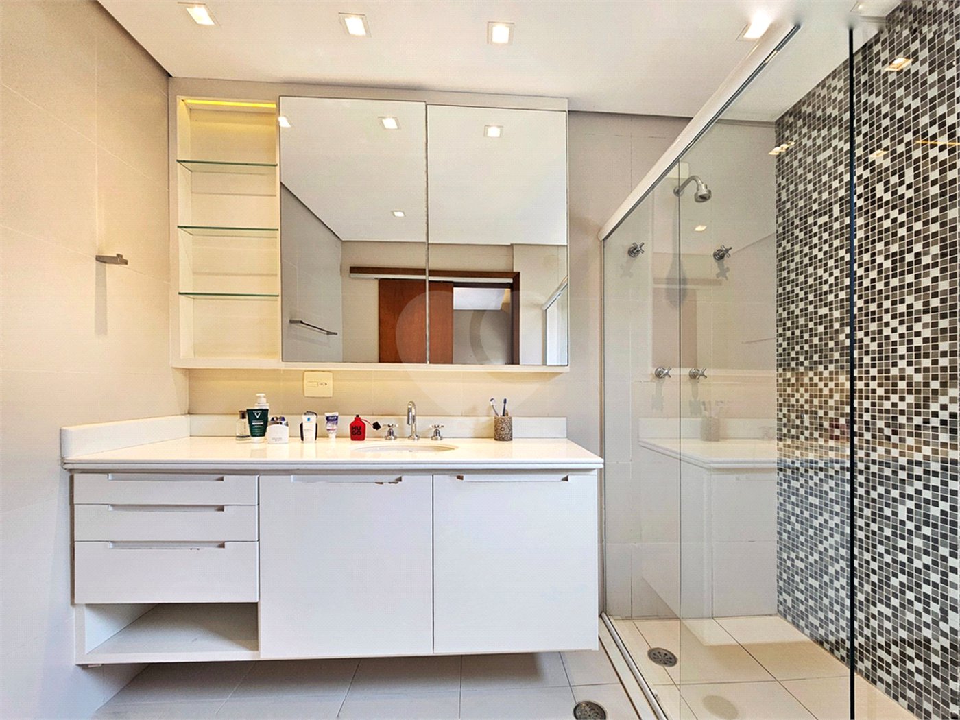 Casa à venda com 4 suítes no condomínio Ville Courchevel, São Paulo - SP