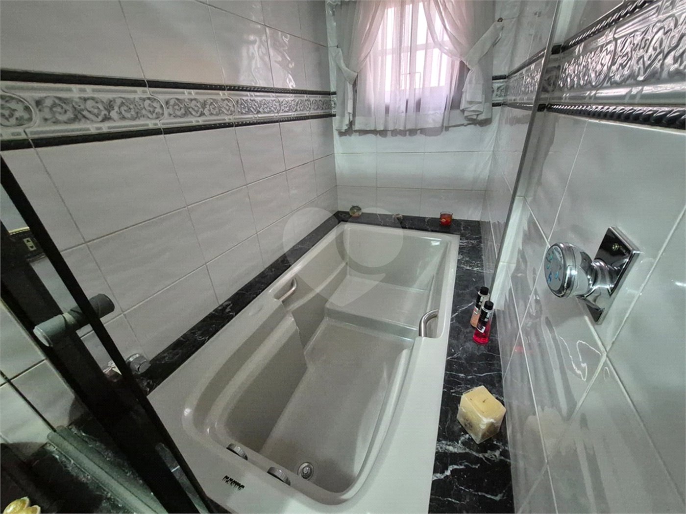 Sobrado à venda com 3 quartos, sendo 1 suíte, em Jardim Sarah, São Paulo, SP