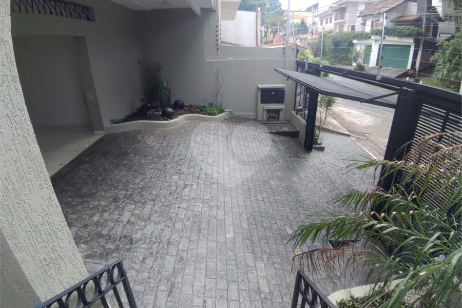 Sobrado à venda com 4 quartos, sendo 3 suítes, em Tremembé, São Paulo, SP