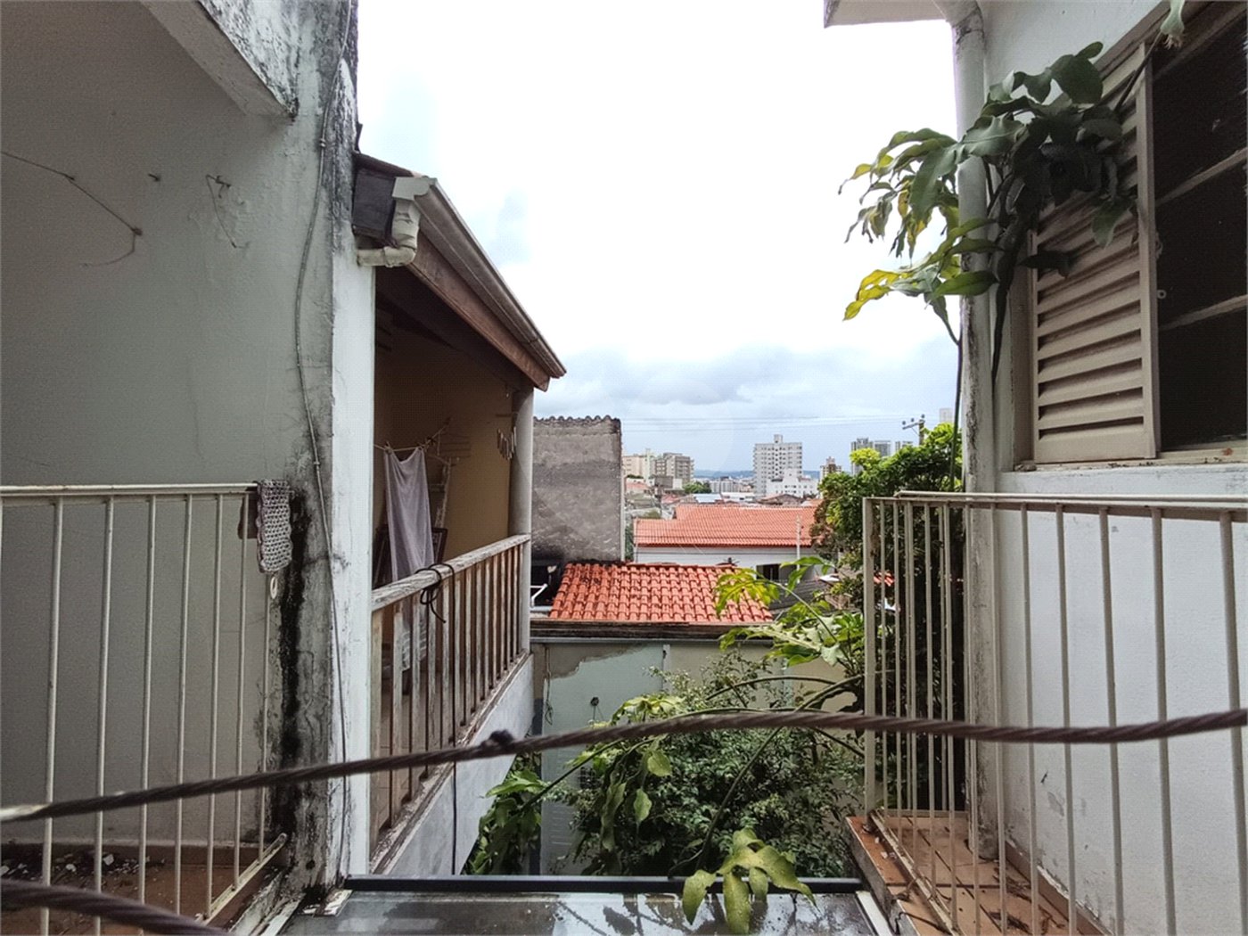 Casa à venda com 4 quartos, sendo 1 suíte, em Vila Leão, Sorocaba, SP