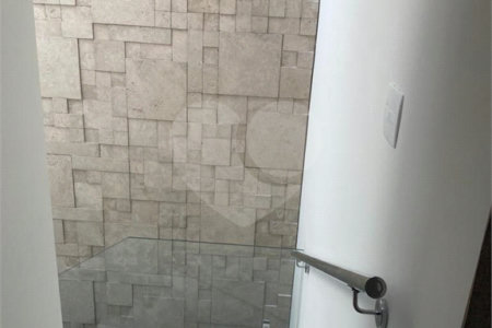 Casa à venda com 4 quartos, sendo 3 suítes, no condomínio Brisa 1, Mogi das Cruzes - SP