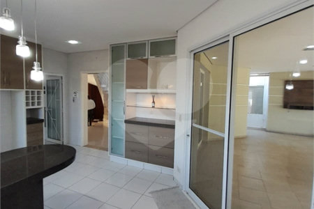 Casa à venda com 4 quartos, sendo 3 suítes, no condomínio Residencial Terras de Vinhedo, Vinhedo - SP