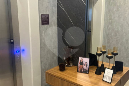 Apartamento à venda com 4 suítes em Vila Embaré, Valinhos, SP