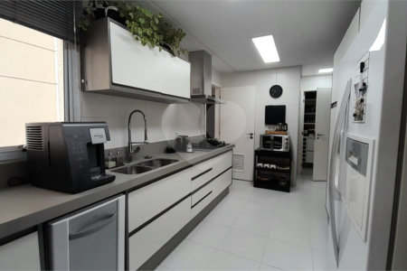 Apartamento à venda com 3 suítes em Nova Petrópolis, São Bernardo do Campo, SP