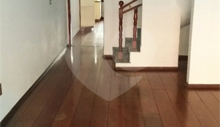 Sobrado à venda com 3 quartos, sendo 1 suíte, em Tremembé, São Paulo, SP