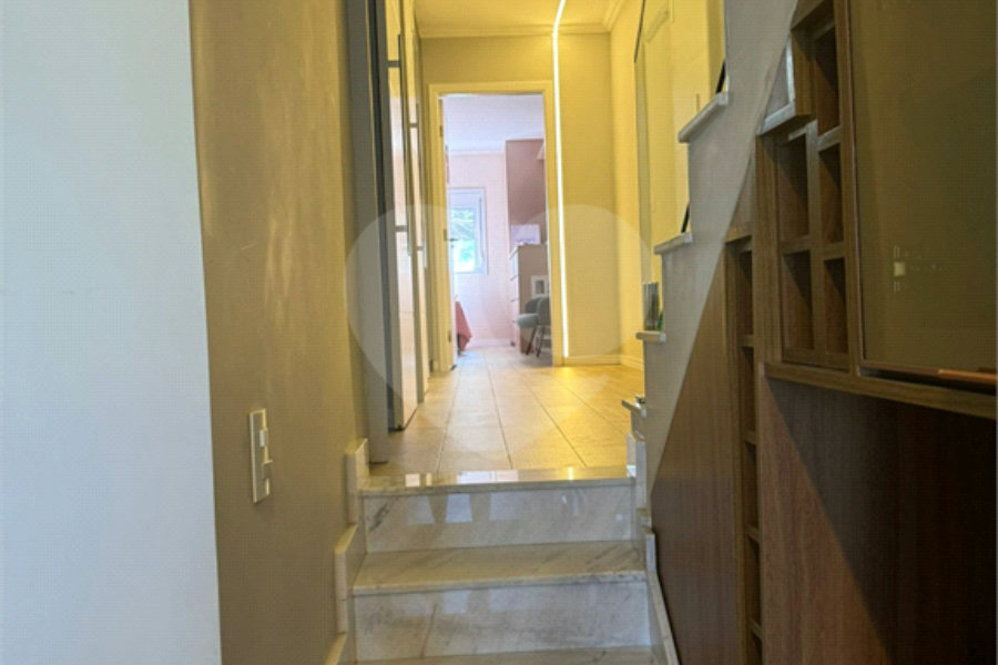 Casa à venda com 3 quartos, sendo 1 suíte, no condomínio Residencial Vegas, São Paulo - SP
