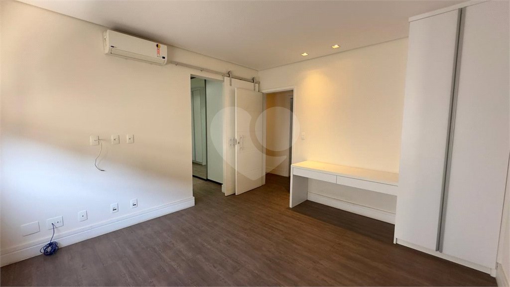 Casa à venda com 6 quartos, sendo 3 suítes, no condomínio Jardim Vila Paradiso, Indaiatuba - SP
