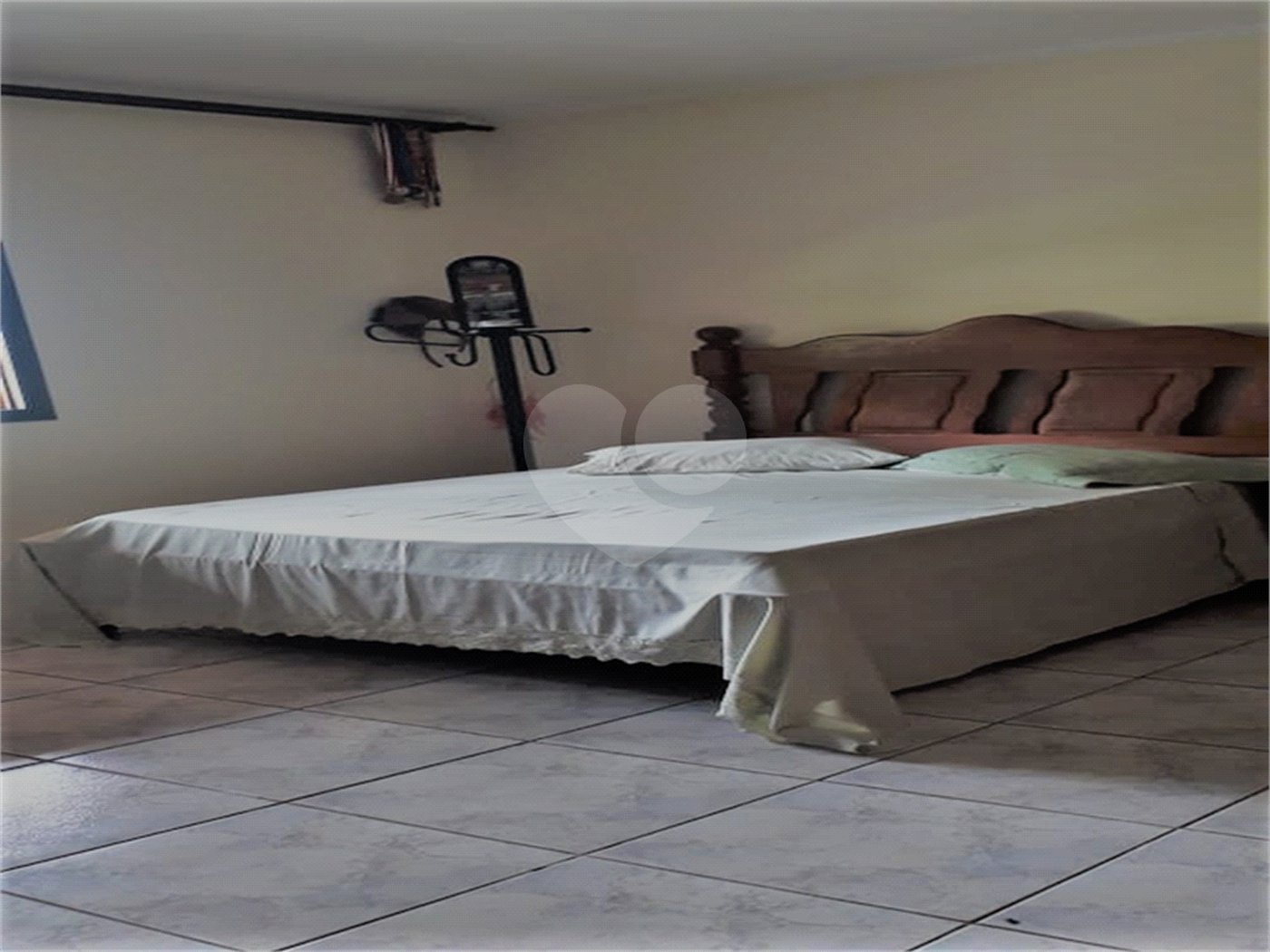 Casa à venda com 4 quartos, sendo 2 suítes, no condomínio Gleba II, Mairiporã - SP