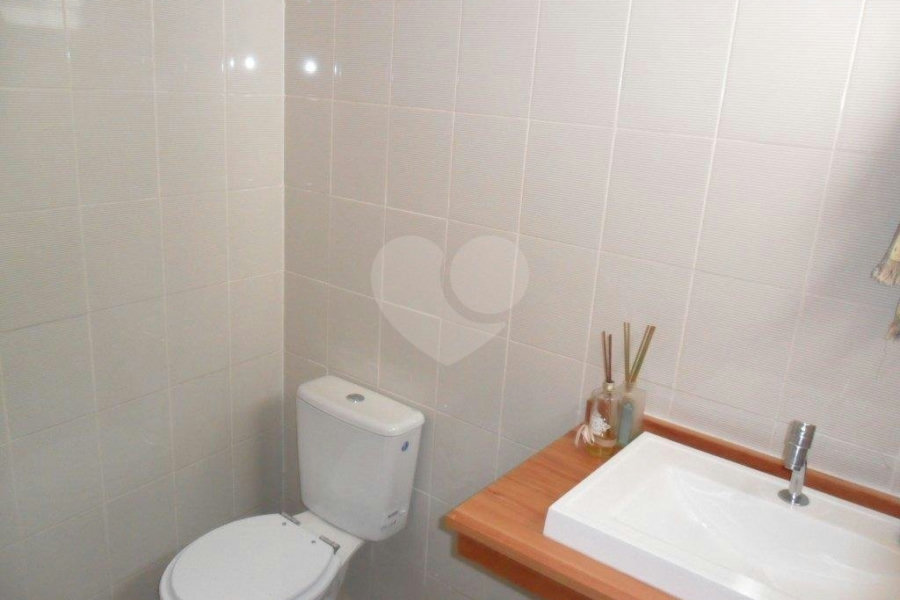 Sobrado à venda com 3 quartos, sendo 1 suíte, em Vila Romero, São Paulo, SP