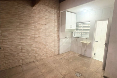 Casa à venda com 2 quartos no condomínio Carvalho Lagares, Poá - SP