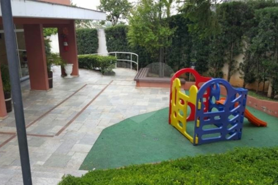 Casa à venda com 3 quartos, sendo 1 suíte, em Vila São Francisco, São Paulo, SP