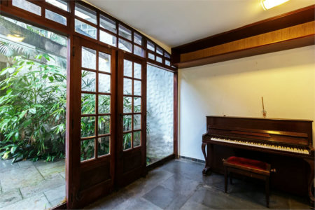 Casa à venda com 4 quartos, sendo 1 suíte,  em Jardim das Bandeiras, São Paulo, SP