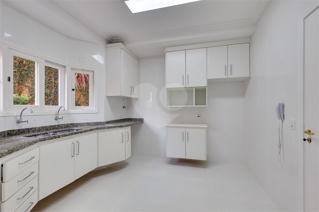 Casa para alugar com 4 quartos, sendo 2 suítes, no condomínio Cassiano Ricardo, São Paulo - SP