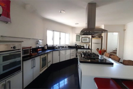 Casa à venda ou para alugar com 4 quartos, sendo 2 suítes, em City América, São Paulo, SP
