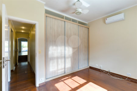 Casa à venda com 3 quartos, sendo 1 suíte, em Brooklin, São Paulo, SP