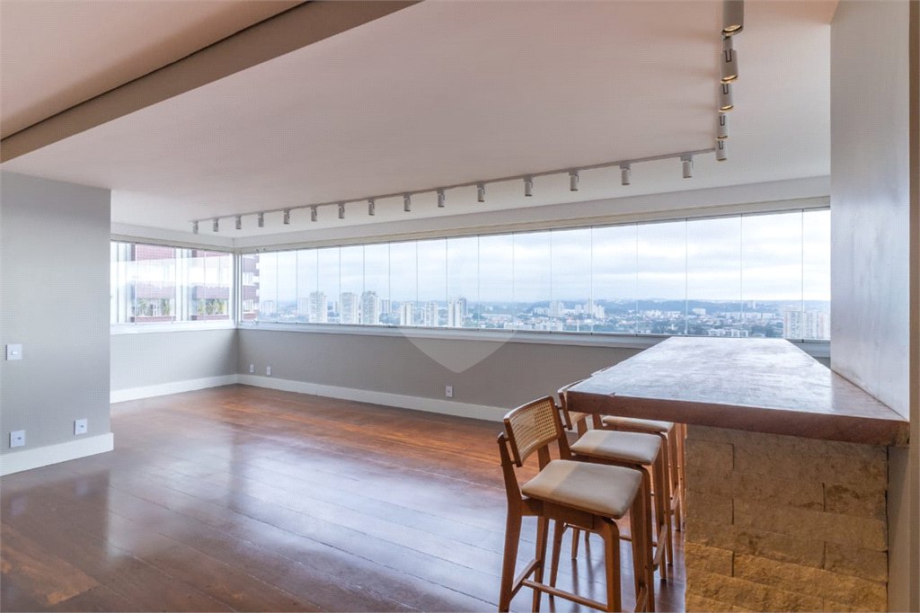 Apartamento à venda com 4 suítes em Vila Sofia, São Paulo, SP