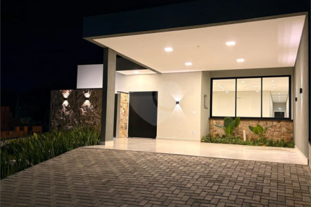 Casa à venda com 3 suítes no condomínio Helena Maria, Sorocaba - SP