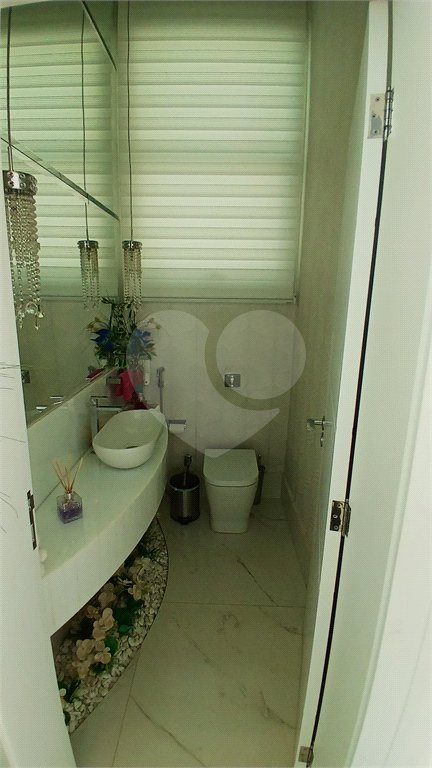 Casa à venda com 3 suítes no condomínio Figueira Garden, Atibaia - SP