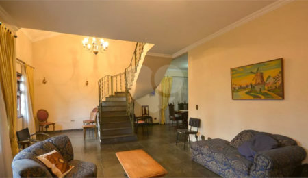 Casa à venda com 4 quartos, sendo 2 suítes,  em Vila Mariana, São Paulo, SP