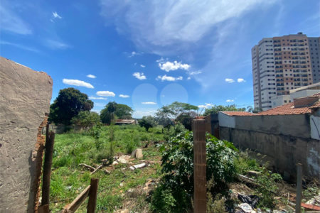 Terreno à venda no Centro, Araraquara, SP
