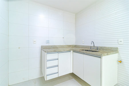 Apartamento à venda com 3 quartos, sendo 1 suíte, em Lagoa, Rio de Janeiro, RJ