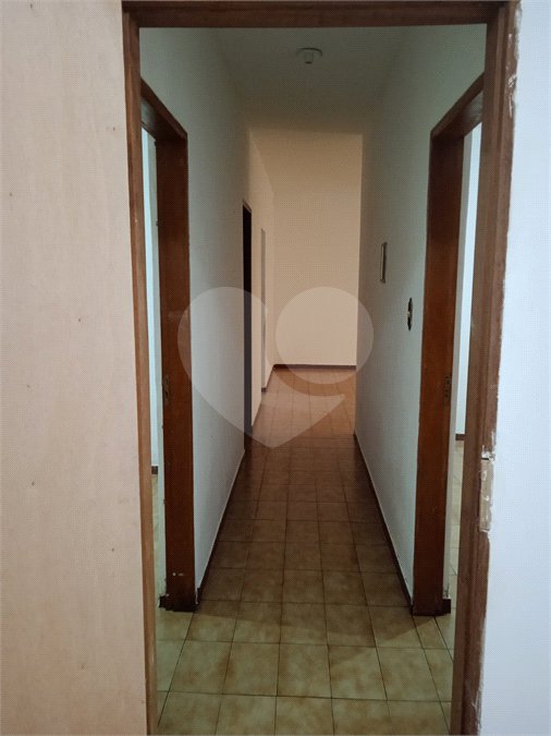 Casa à venda com 3 quartos, sendo 1 suíte,  em São Roque Country Club I, Mairinque, SP