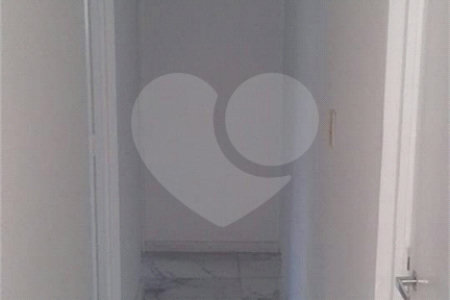 Apartamento à venda com 3 quartos, sendo 1 suíte,  em Jardim Parque Morumbi, São Paulo, SP