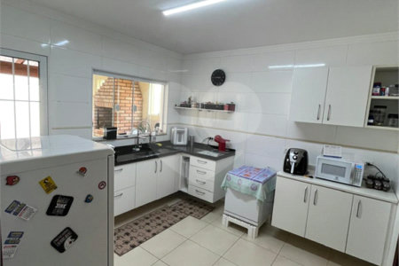 Casa à venda com 3 quartos, sendo 1 suíte, no condomínio Lago da Serra, Araçoiaba da Serra - SP