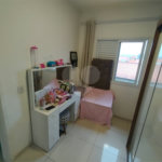 Casa à venda com 2 quartos, sendo 1 suíte, no condomínio Residencial Viva Vida, Cotia - SP