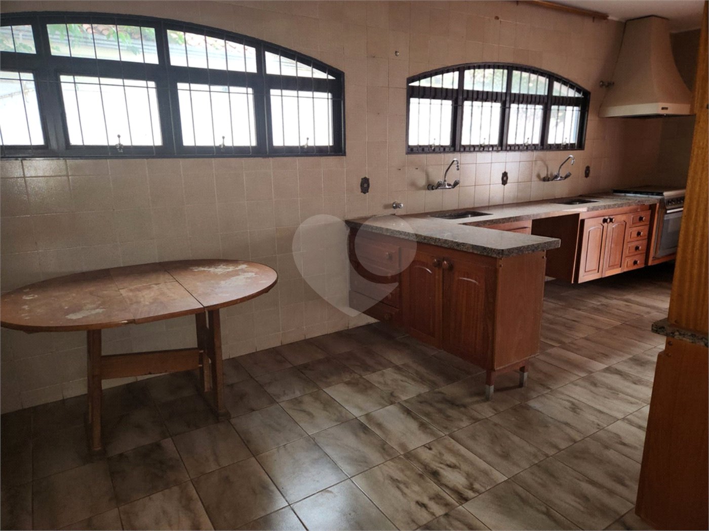 Sobrado à venda ou para alugar com 4 quartos, sendo 2 suítes, no Centro, Araraquara, SP