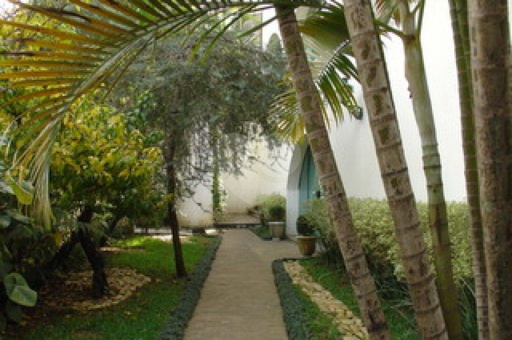 Casa à venda ou para alugar com 5 suítes em Jardim São Bento, São Paulo, SP