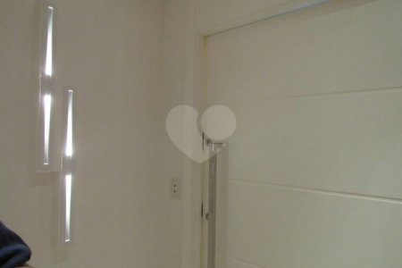 Apartamento à venda com 3 suítes em Real Parque, São Paulo, SP