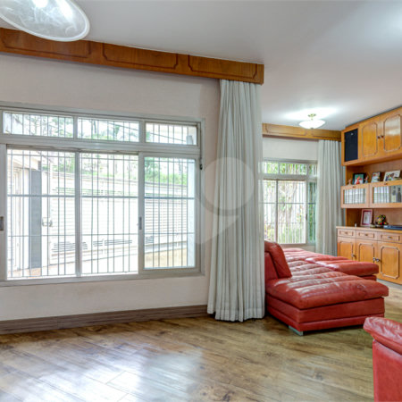 Casa à venda com 3 quartos, sendo 1 suíte, em Santo Amaro, São Paulo, SP