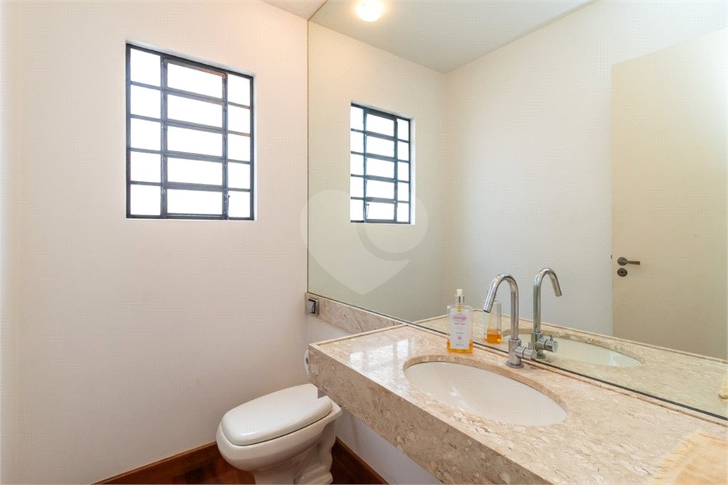 Casa à venda com 4 quartos, sendo 1 suíte, em Jardim Novo Mundo, São Paulo, SP