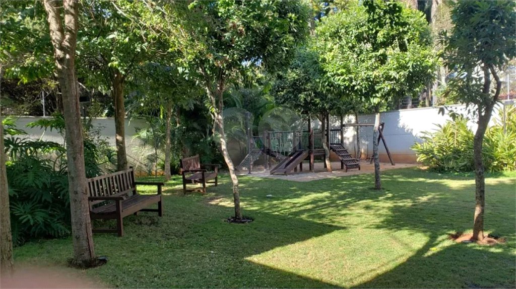 Apartamento à venda com 3 suítes em Vila Alexandria, São Paulo, SP