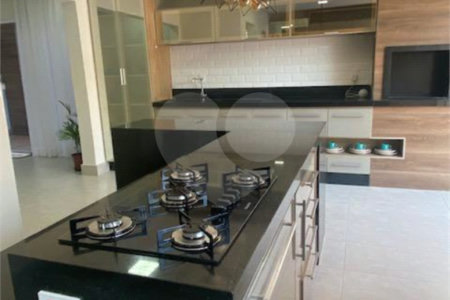 Casa à venda com 3 suítes no condomínio Campos do Conde I, Paulínia - SP