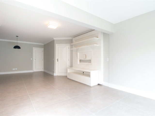 Apartamento à venda com 3 quartos, sendo 1 suíte,  em Panamby, São Paulo, SP