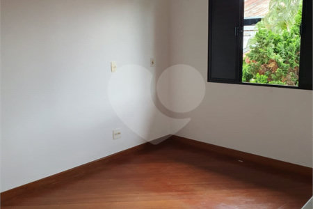Casa à venda com 2 quartos, sendo 1 suíte,  no condomínio Flamboyant, São Paulo - SP