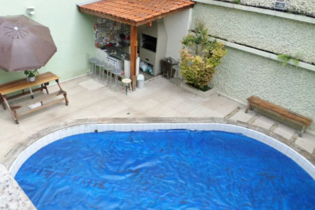 Casa à venda com 4 quartos, sendo 2 suítes, em Jardim Leonor, São Paulo, SP