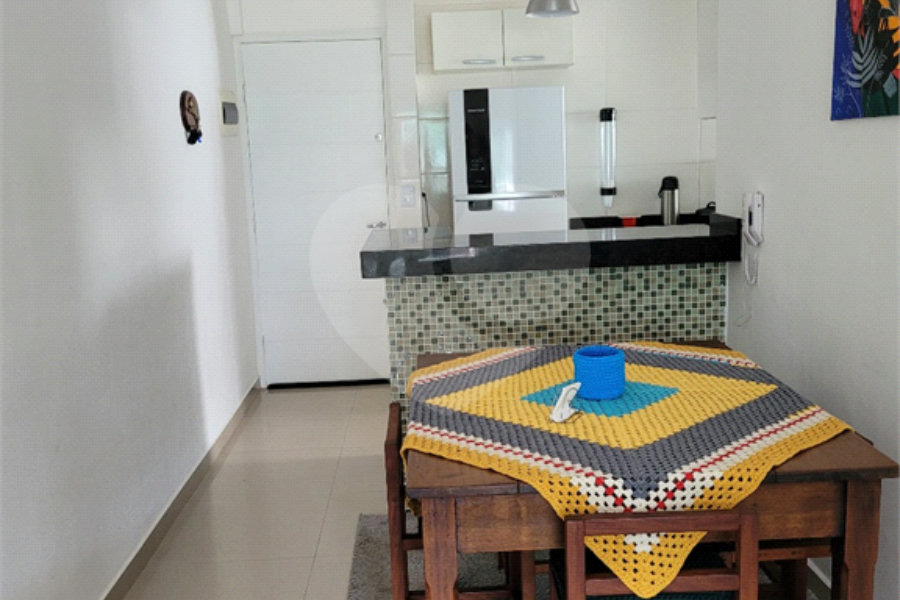 Apartamento à venda com 2 quartos, sendo 1 suíte, no Centro, Mongaguá, SP